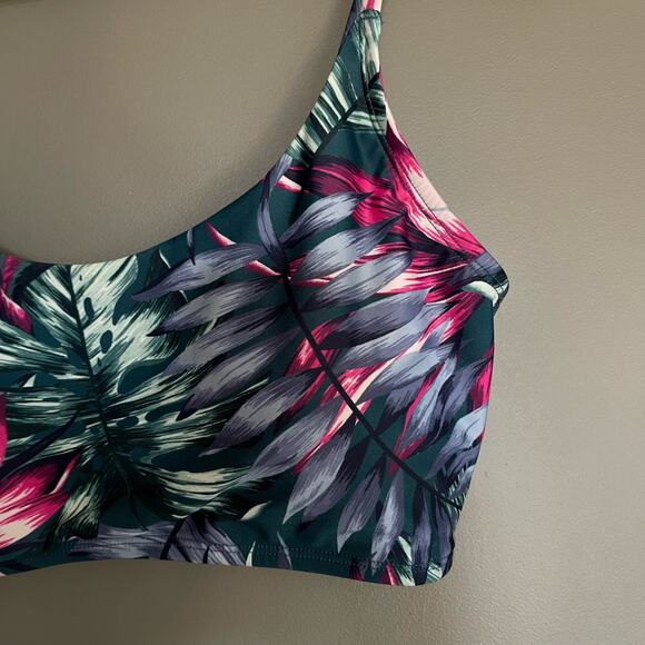 Lolë Tanami Bikini Top in Fiji Island Rainforest Size XL‎ Blue Green Pink Floral - Picture 6 of 14